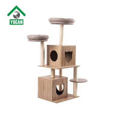 Casa de árbol de madera para gatos